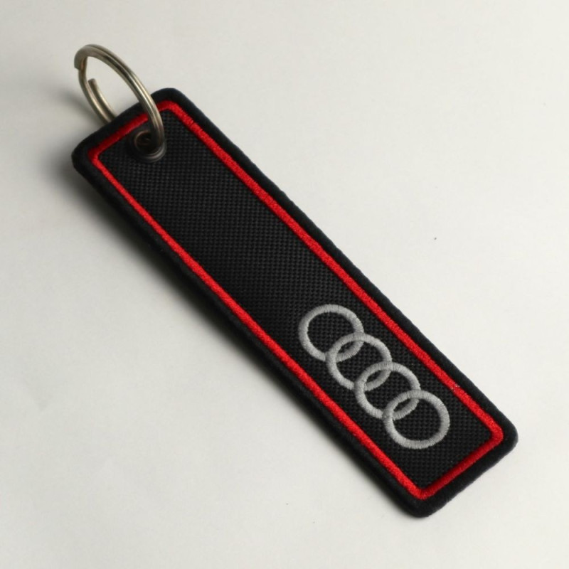 2826 porte clé AUDI QUATTRO RACING 125mm X 33mm